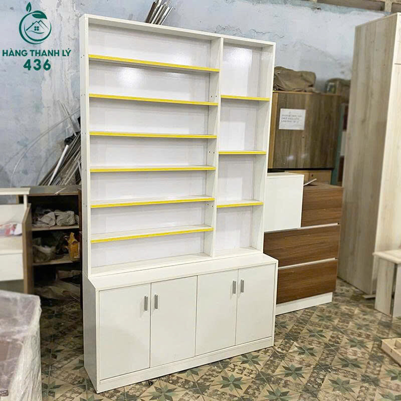z7056054683647_a3b4bb1961644621ef4fad7ea9ad291c Tủ Kệ Trưng Bày 1M2x2M Màu Trắng 4 Cánh Nhiều Tầng Mới 99%  