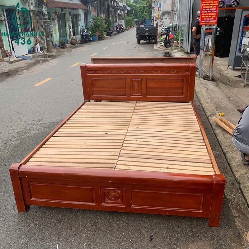 Giường Ngủ Cũ Khung Gỗ Màu Nâu 1m6 giuong-ngu-go-cu-dau-giuong-thap-thiet-ke-nan-thong-thoang-3 Giường Ngủ Cũ Khung Gỗ Màu Nâu 1m6