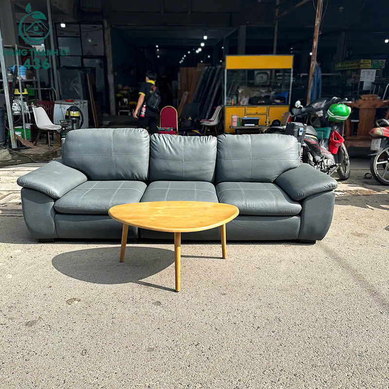 Sofa Da Cũ Đệm Êm Ái Màu Xám Hiện Đại Kèm Gối Vuông   z7093104597631_bafeaf5894beab5330a4b554df245c54 Sofa Da Cũ Đệm Êm Ái Màu Xám Hiện Đại Kèm Gối Vuông