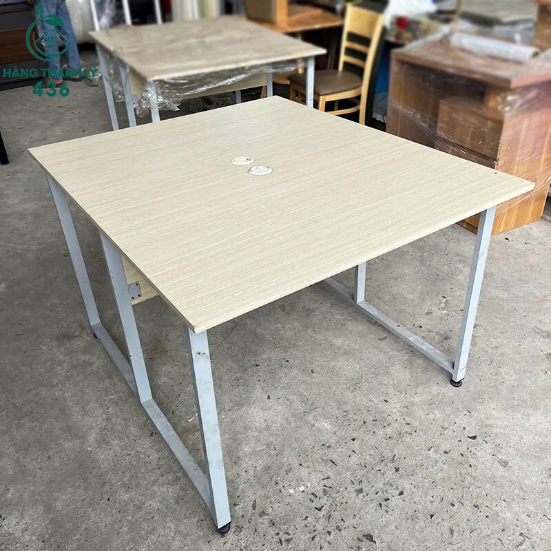 Bàn Làm Việc Gỗ 1M2x1M Cũ Có Lỗ Đi Dây Hiện Đại z7129779602886_675e948590791f6276eccfb8bfb0a22c Bàn Làm Việc Gỗ 1M2x1M Cũ Có Lỗ Đi Dây Hiện Đại