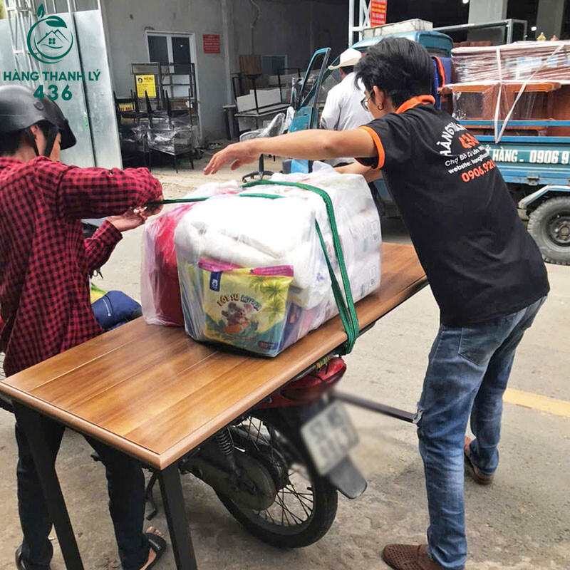 Một Ngày Tấp Nập Ở Kho Hàng 436 - Nhịp Xe Hàng Không Dừng z7132653396685_0804b3bb3aad832a14fb4f06f92cd4dd-copy Một Ngày Tấp Nập Ở Kho Hàng 436 - Nhịp Xe Hàng Không Dừng