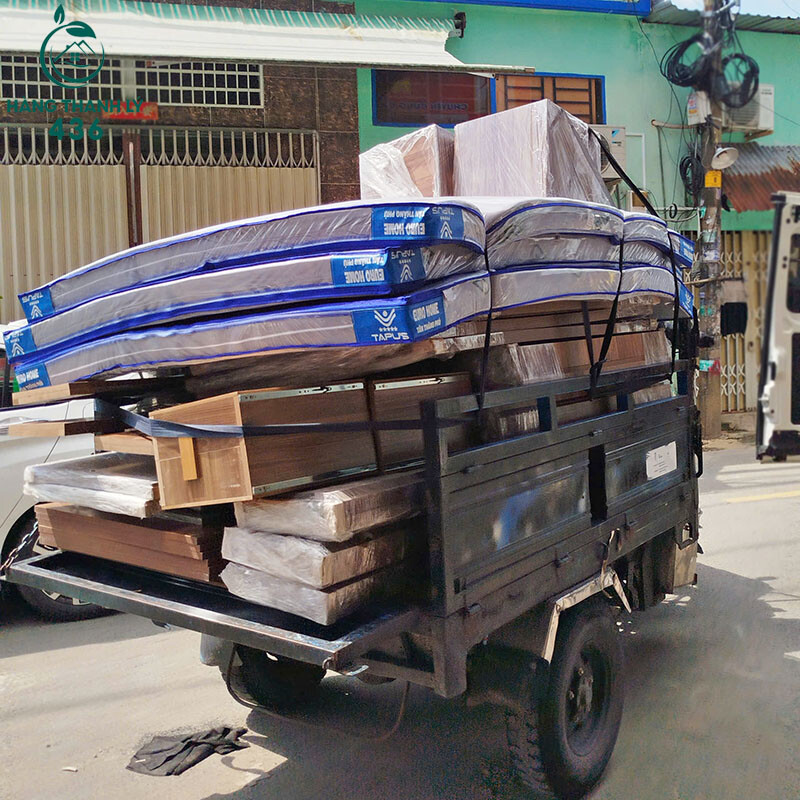 Một Ngày Tấp Nập Ở Kho Hàng 436 - Nhịp Xe Hàng Không Dừng z7135388196577_1f8de5f57207bb63a8be692f485837c2-copy Một Ngày Tấp Nập Ở Kho Hàng 436 - Nhịp Xe Hàng Không Dừng