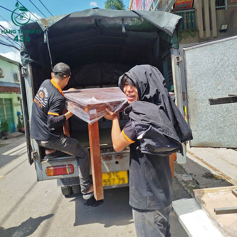 Một Ngày Tấp Nập Ở Kho Hàng 436 - Nhịp Xe Hàng Không Dừng z7135467867436_da46320c3e7d3c35656b5ee611eb375d-copy Một Ngày Tấp Nập Ở Kho Hàng 436 - Nhịp Xe Hàng Không Dừng