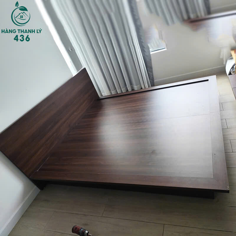 Giường Ngủ Gỗ 1M8 Cũ Phong Cách Nhật Có Đầu Giường Màu Nâu   z7152984403102_22e6a1414ae22c316e03de30f6a6ff8d-1 Giường Ngủ Gỗ 1M8 Cũ Phong Cách Nhật Có Đầu Giường Màu Nâu