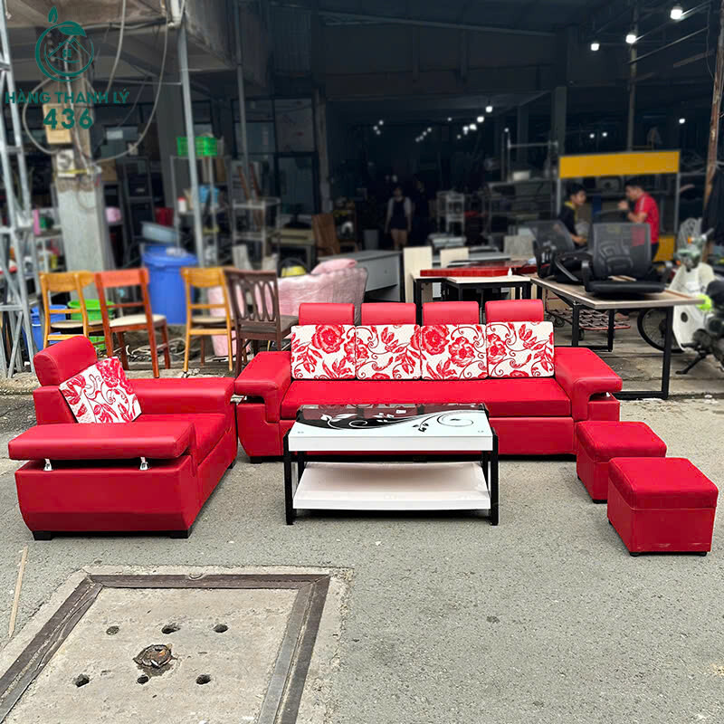 Bộ Sofa Bọc Da Cũ Màu Đỏ Kèm Gối Vuông Họa Tiết Hoa Hồng   z7153532206864_f1ac531b63ab4f4ca2a3903e4ba2485e Bộ Sofa Bọc Da Cũ Màu Đỏ Kèm Gối Vuông Họa Tiết Hoa Hồng