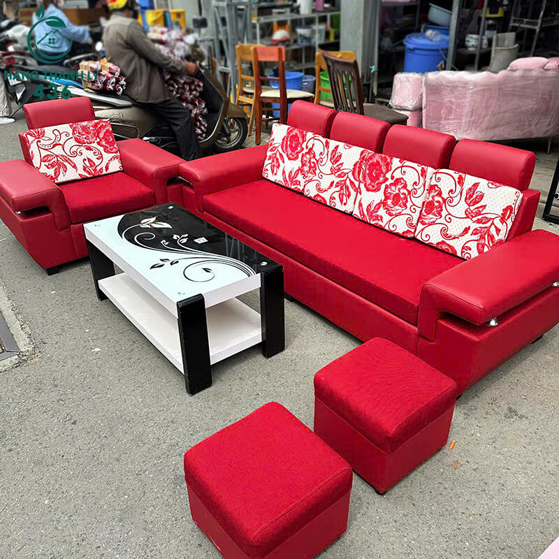 Bộ Sofa Bọc Da Cũ Màu Đỏ Kèm Gối Vuông Họa Tiết Hoa Hồng   z7153532247071_39dd0945ca7242fc7ac20647e95b8cd3 Bộ Sofa Bọc Da Cũ Màu Đỏ Kèm Gối Vuông Họa Tiết Hoa Hồng