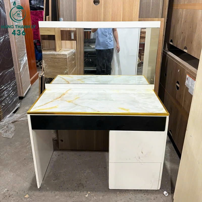 Bàn Trang Điểm Cũ Mặt Đá Vân Sang Trọng Có Gương Lớn   z7158924842863_0916815af623775fb39e9dd40a7f6df5 Bàn Trang Điểm Cũ Mặt Đá Vân Sang Trọng Có Gương Lớn