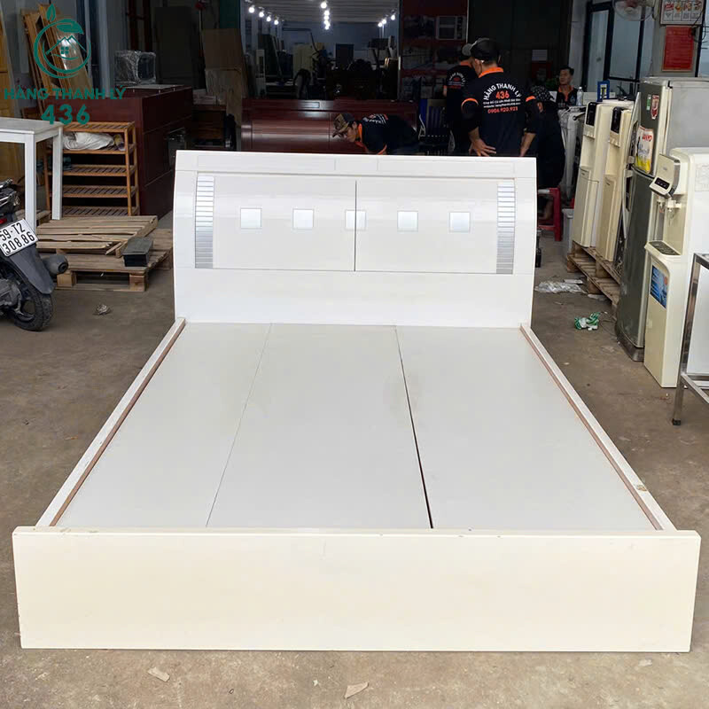 Giường Ngủ 1M6x2M Cũ Màu Trắng Đầu Giường Cong Nhẹ Bền Đẹp   z7159056684959_a53c18a6c82ab43f659cfd1d1dcd4b76 Giường Ngủ 1M6x2M Cũ Màu Trắng Đầu Giường Cong Nhẹ Bền Đẹp