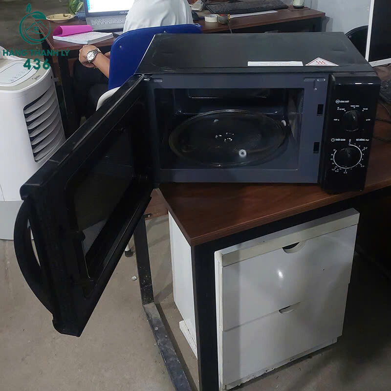 Lò Vi Sóng BlueStone 20L 1050W Cũ Màu Đen Hoạt Động Êm z7159057365610_c61a825a3f1b23b98ff3f63586442ba1 Lò Vi Sóng BlueStone 20L 1050W Cũ Màu Đen Hoạt Động Êm