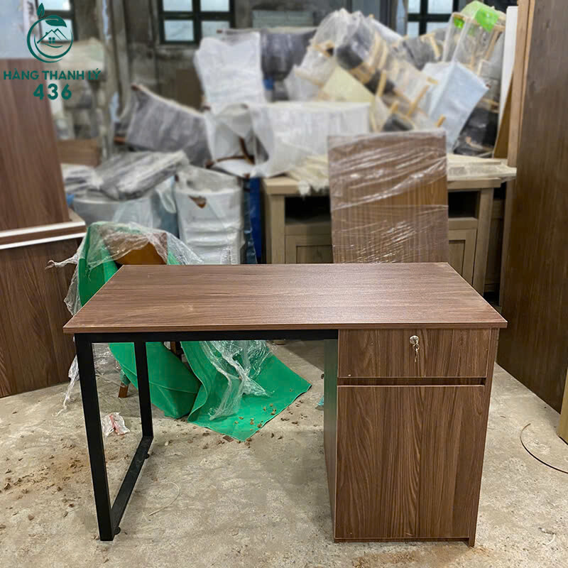 Bàn Làm Việc Chân Sắt Liền Hộc Tủ Gỗ Chắc Chắn Mới 99% z7162693071514_be7ae45ab168c6e73e300f63270375d7 Bàn Làm Việc Chân Sắt Liền Hộc Tủ Gỗ Chắc Chắn Mới 99%