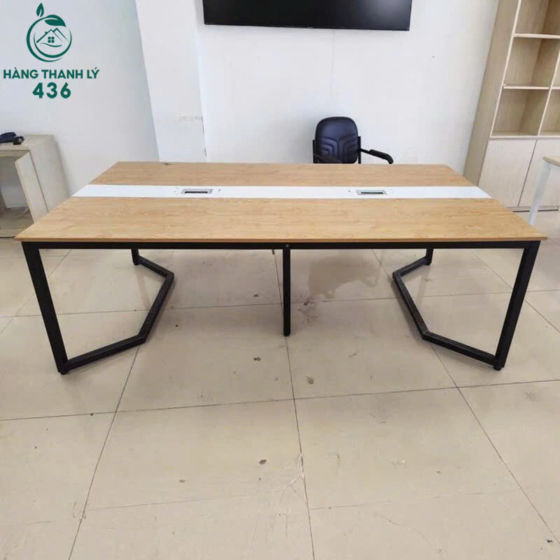 Bàn Họp Cũ 1M2x2M2 Chân Sắt Mặt Gỗ Kiểu Dáng Hiện Đại   z7163907929524_4482f446947ba9c330f9d10697e2d3ed Bàn Họp Cũ 1M2x2M2 Chân Sắt Mặt Gỗ Kiểu Dáng Hiện Đại