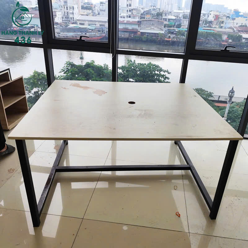 Bàn Bàn Làm Cũ 1M2x1M4 Mặt Gỗ Chân Sắt Màu Đen Chắc Chắn   z7163911285166_e01e26e39e145b75daab82c7259d086b Bàn Bàn Làm Cũ 1M2x1M4 Mặt Gỗ Chân Sắt Màu Đen Chắc Chắn