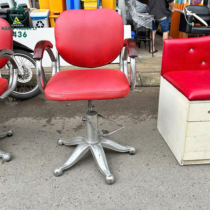 Ghế Cắt Tóc Cũ Bọc Da Màu Đỏ Nổi Bật Tay Vịn Ốp Gỗ Chắc Chắn   z7163911873597_bdc423fbc5ba23cf0615da43651db570 Ghế Cắt Tóc Cũ Bọc Da Màu Đỏ Nổi Bật Tay Vịn Ốp Gỗ Chắc Chắn