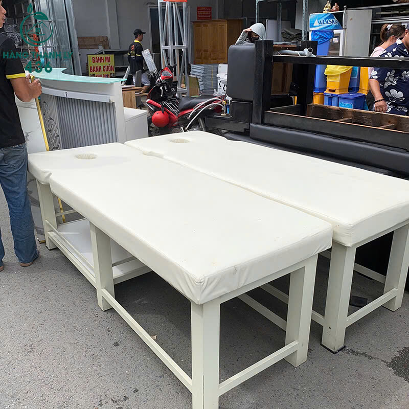 Giường Massage Chân Gỗ Cũ Bọc Da Màu Trắng Mềm Mại   z7167354552628_4b5f5826f1b61112ca17cdd424e48dd4 Giường Massage Chân Gỗ Cũ Bọc Da Màu Trắng Mềm Mại