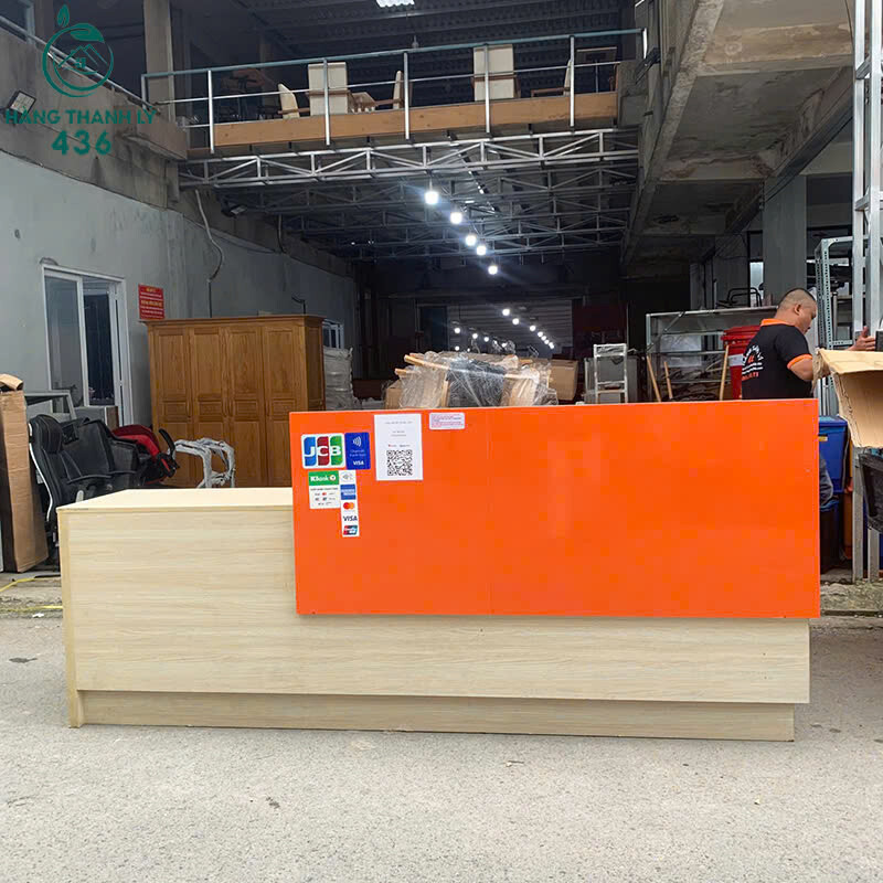 Quầy Lễ Tân Cũ 2M4x1M2 Màu Cam Nổi Bật Có Hộc Hiện Đại z7174715895753_8bc48f2356be715c3f0380f20a58fe4d Quầy Lễ Tân Cũ 2M4x1M2 Màu Cam Nổi Bật Có Hộc Hiện Đại
