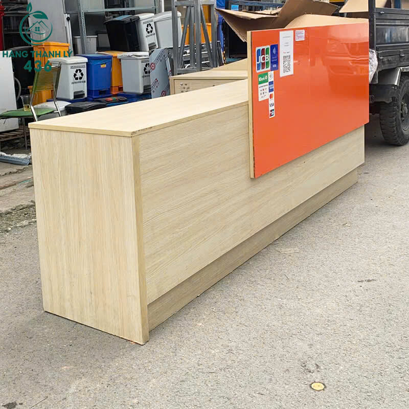 Quầy Lễ Tân Cũ 2M4x1M2 Màu Cam Nổi Bật Có Hộc Hiện Đại z7174716065251_da7bcac319abe48483a1d4fe3ab9a4e4 Quầy Lễ Tân Cũ 2M4x1M2 Màu Cam Nổi Bật Có Hộc Hiện Đại