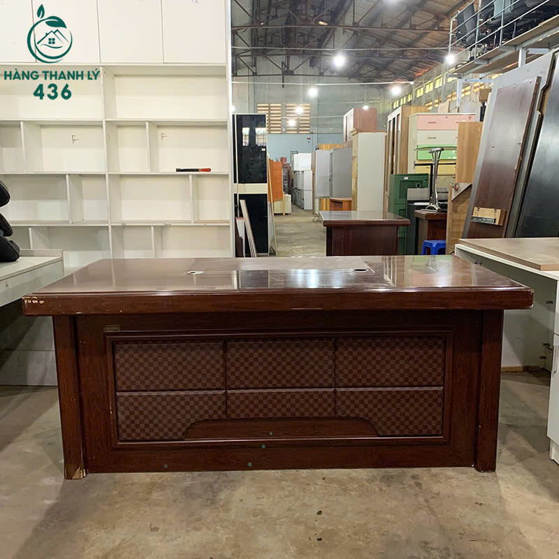 Bàn Giám Đốc Gỗ Cũ 1M8x90CM Họa Tiết Caro Sang Trọng ban-giam-doc-go-cu-1m8x90cm-hoa-tiet-caro-1 Bàn Giám Đốc Gỗ Cũ 1M8x90CM Họa Tiết Caro Sang Trọng
