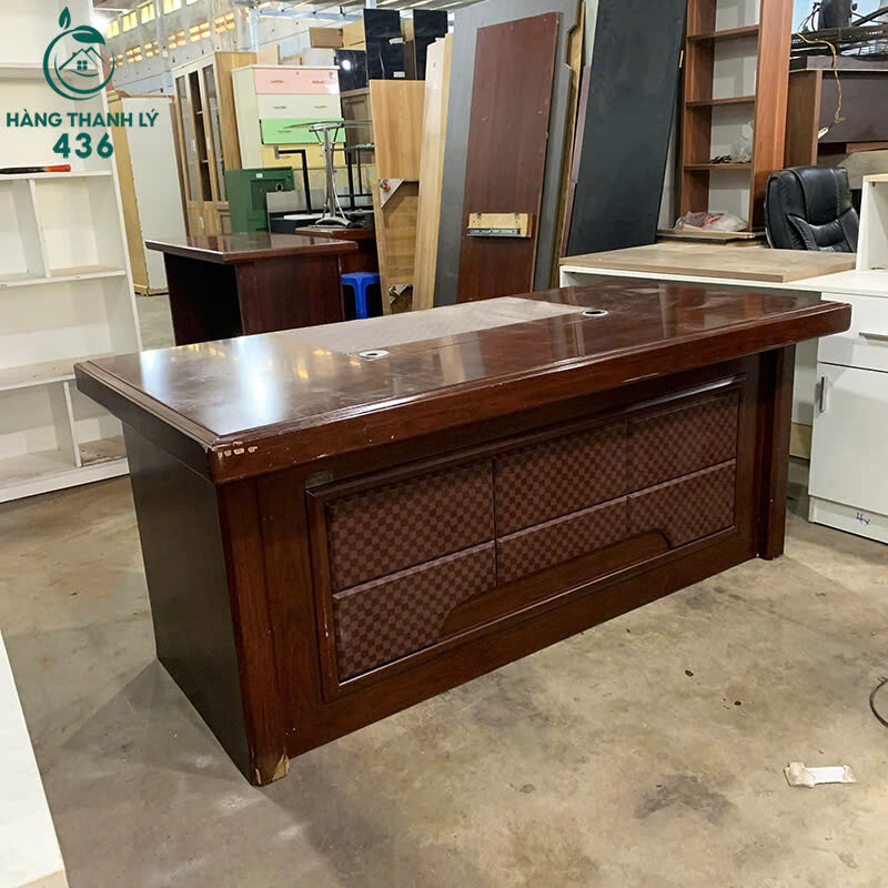 Bàn Giám Đốc Gỗ Cũ 1M8x90CM Họa Tiết Caro Sang Trọng ban-giam-doc-go-cu-1m8x90cm-hoa-tiet-caro-2 Bàn Giám Đốc Gỗ Cũ 1M8x90CM Họa Tiết Caro Sang Trọng