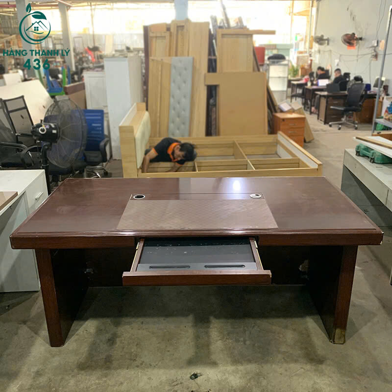 Bàn Giám Đốc Gỗ Cũ 1M8x90CM Họa Tiết Caro Sang Trọng ban-giam-doc-go-cu-1m8x90cm-hoa-tiet-caro-4 Bàn Giám Đốc Gỗ Cũ 1M8x90CM Họa Tiết Caro Sang Trọng