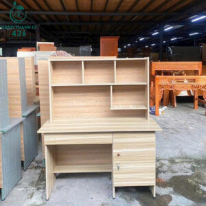 Bàn Học Sinh Gỗ Liền Hộc Kèm 4 Ngăn Đựng Sách Mới 99%