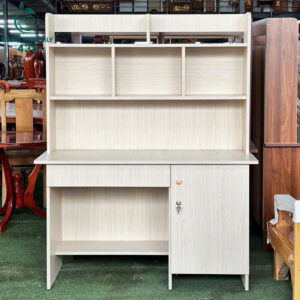 Bàn Học Sinh Vân Gỗ Màu Sáng Kèm Giá Sách Mới 99%