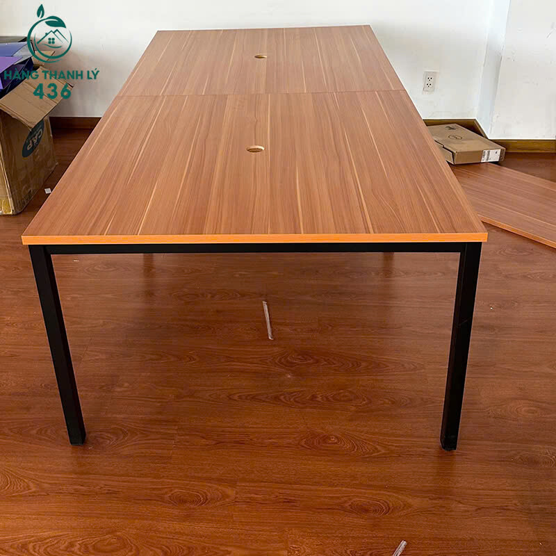 Bàn Họp Cũ Mặt Gỗ Chân Sắt Đen Chắc Chắn Thiết Kế Đơn Giản ban-hop-cu-mat-go-chan-sat-den-1 Bàn Họp Cũ Mặt Gỗ Chân Sắt Đen Chắc Chắn Thiết Kế Đơn Giản