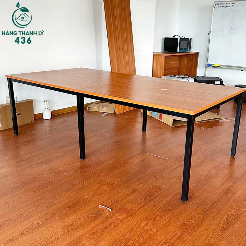 Bàn Họp Cũ Mặt Gỗ Chân Sắt Đen Chắc Chắn Thiết Kế Đơn Giản ban-hop-cu-mat-go-chan-sat-den-2 Bàn Họp Cũ Mặt Gỗ Chân Sắt Đen Chắc Chắn Thiết Kế Đơn Giản