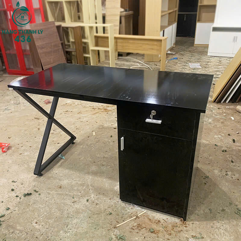 Bàn Làm Việc 1M2x60CM Chân Sắt Chữ X Màu Đen Mới 99% ban-lam-viec-1m2x60cm-chan-sat-chu-x-mau-den-moi-99-3-1 Bàn Làm Việc 1M2x60CM Chân Sắt Chữ X Màu Đen Mới 99%