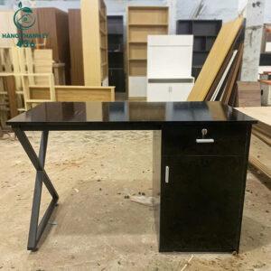 ban-lam-viec-1m2x60cm-chan-sat-chu-x-mau-den-moi-99-4-1-300x300 Những mẫu bàn làm việc 1m2 cũ dành cho văn phòng nhỏ  