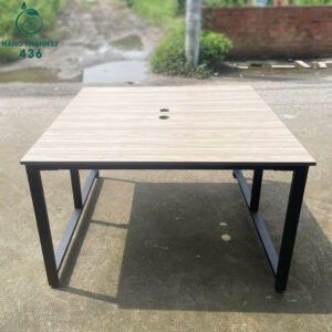 Bàn Làm Việc Mặt Gỗ Vuông Chân Sắt Cũ