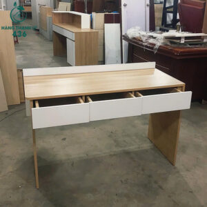 ban-lam-viec-cu-1m2x50cmx80cm-mau-nau