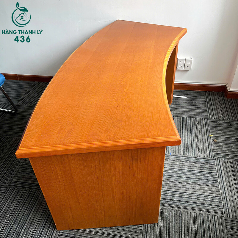 Bàn Làm Việc Cũ 1M80X75CM Mặt Cong Thiết Kế Hiện Đại ban-lam-viec-cu-1m80x75cm-mat-cong-thiet-ke-hien-dai-4 Bàn Làm Việc Cũ 1M80X75CM Mặt Cong Thiết Kế Hiện Đại