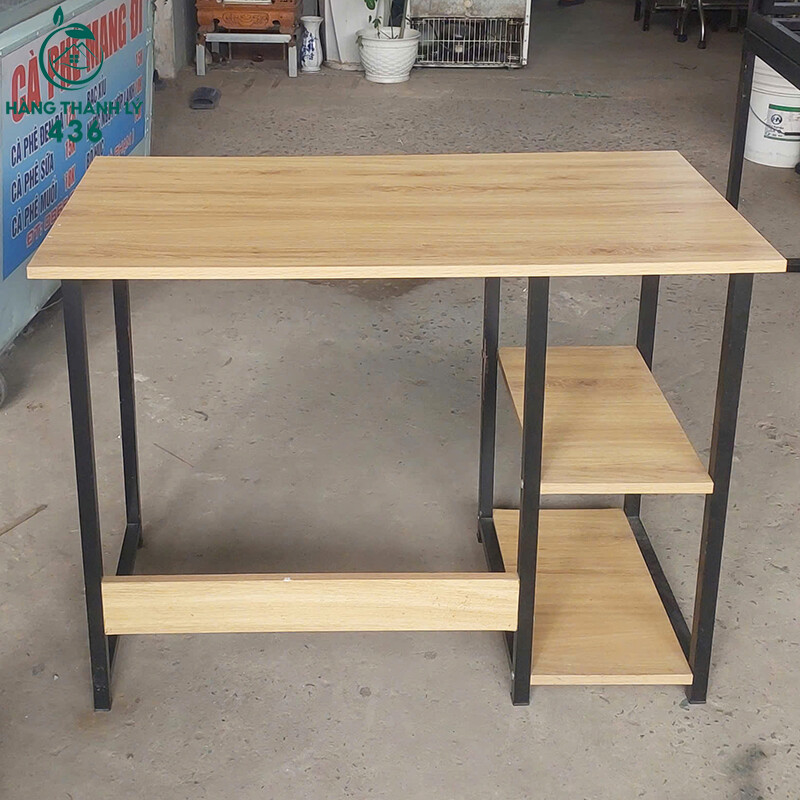 Bàn Làm Việc Cũ 1MX75CM Khung Sắt Đen Kèm Kệ Tiện Dụng ban-lam-viec-cu-1mx75cm-khung-sat-den-kem-ke-tien-dung-1 Bàn Làm Việc Cũ 1MX75CM Khung Sắt Đen Kèm Kệ Tiện Dụng