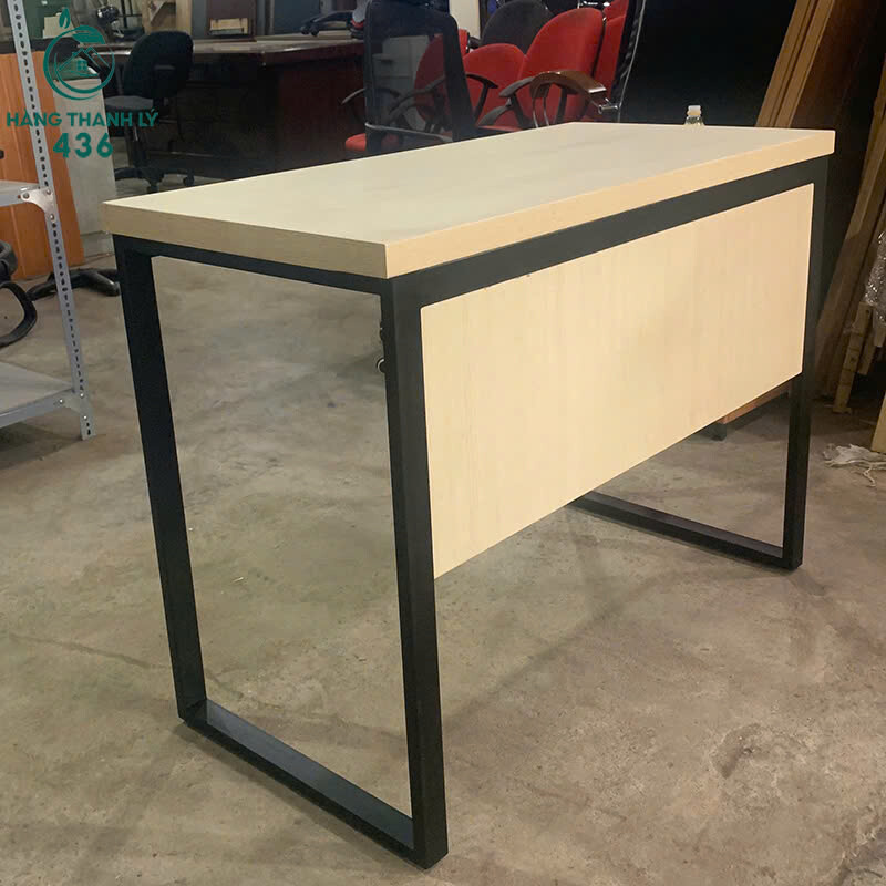 Bàn Làm Việc Cũ Màu Kem 1Mx50CM Mặt Gỗ Chân Sắt U ban-lam-viec-cu-mau-kem-1mx50cm-mat-go-chan-sat-u-2 Bàn Làm Việc Cũ Màu Kem 1Mx50CM Mặt Gỗ Chân Sắt U