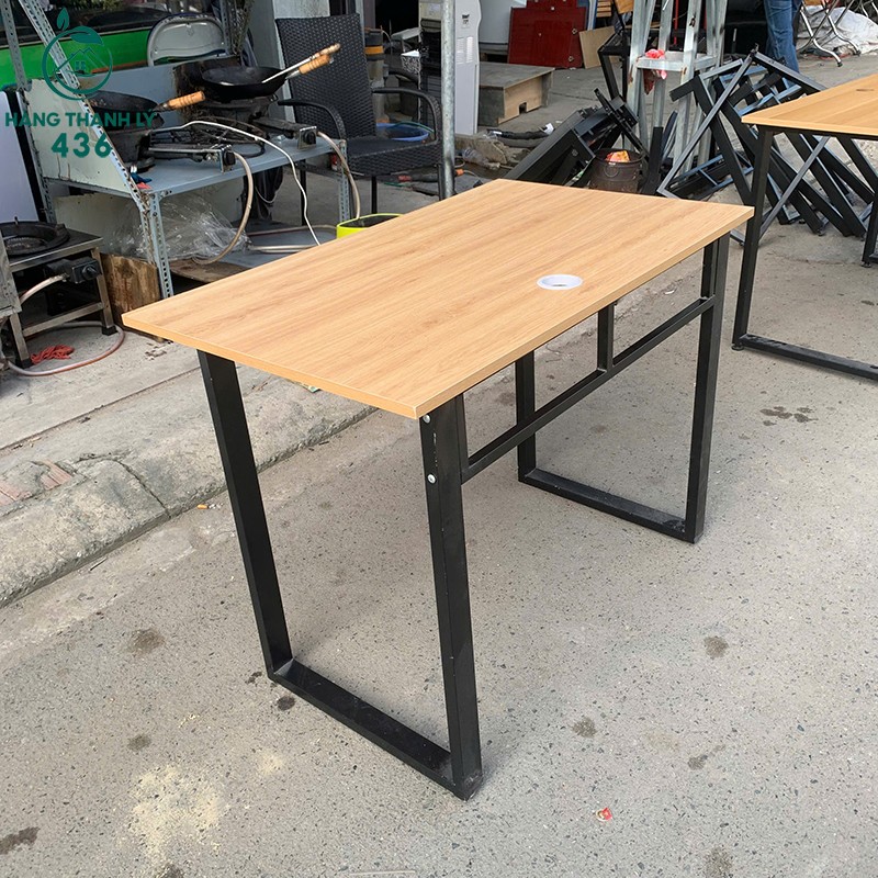 Bàn Làm Việc Cũ Vân Gỗ Vàng 1M Chân Sắt U ban-lam-viec-cu-mau-kem-1mx50cm-mat-go-chan-sat-u-3-1 Bàn Làm Việc Cũ Vân Gỗ Vàng 1M Chân Sắt U