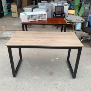Bàn Làm Việc Cũ Mặt Gỗ 1M2x60CM Khung Sắt Chữ U