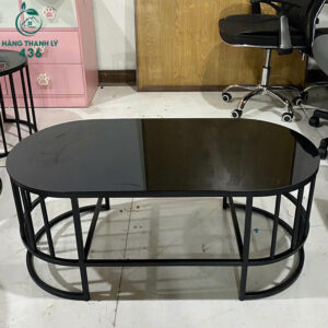 ban-sofa-kinh-den-cu-khung-sat-den-don-gian