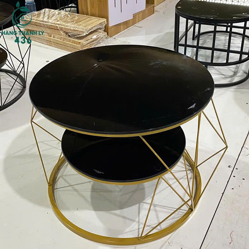 Bàn Sofa Tròn Cũ Mặt Kính Đen Khung Vàng Hai Tầng ban-sofa-tron-cu-mat-kinh-den-khung-vang-hai-tang-3 Bàn Sofa Tròn Cũ Mặt Kính Đen Khung Vàng Hai Tầng