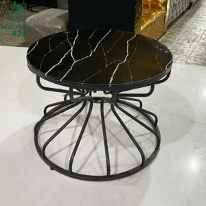 ban-sofa-tron-kinh-den-cu-chan-sat-hien-dai