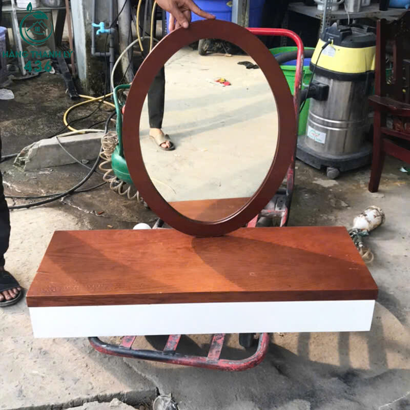 Bàn Trang Điểm Gỗ Gương Tròn Treo Tường Màu Cánh Gián Cũ ban-trang-diem-go-guong-tron-mau-canh-gian-cu-1 Bàn Trang Điểm Gỗ Gương Tròn Treo Tường Màu Cánh Gián Cũ