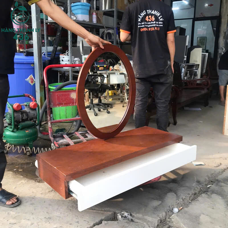 Bàn Trang Điểm Gỗ Gương Tròn Treo Tường Màu Cánh Gián Cũ ban-trang-diem-go-guong-tron-mau-canh-gian-cu-3 Bàn Trang Điểm Gỗ Gương Tròn Treo Tường Màu Cánh Gián Cũ