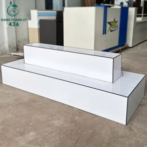 Bục Trưng Bày Cũ Màu Trắng Viền Đen 2 Tầng