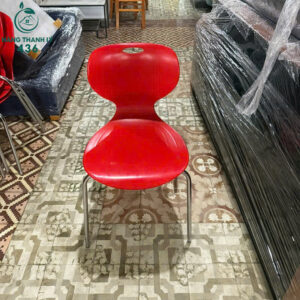 ghe-cu-lung-cong-mau-do-tuoi-chat-lieu-nhua-duc-ben-depghe-cu-lung-cong-mau-do-tuoi-chat-lieu-nhua-duc-ben-dep