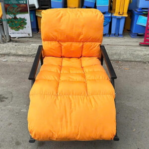 ghe-sofa-thu-gian-cu-mau-cam-dem-em-ai