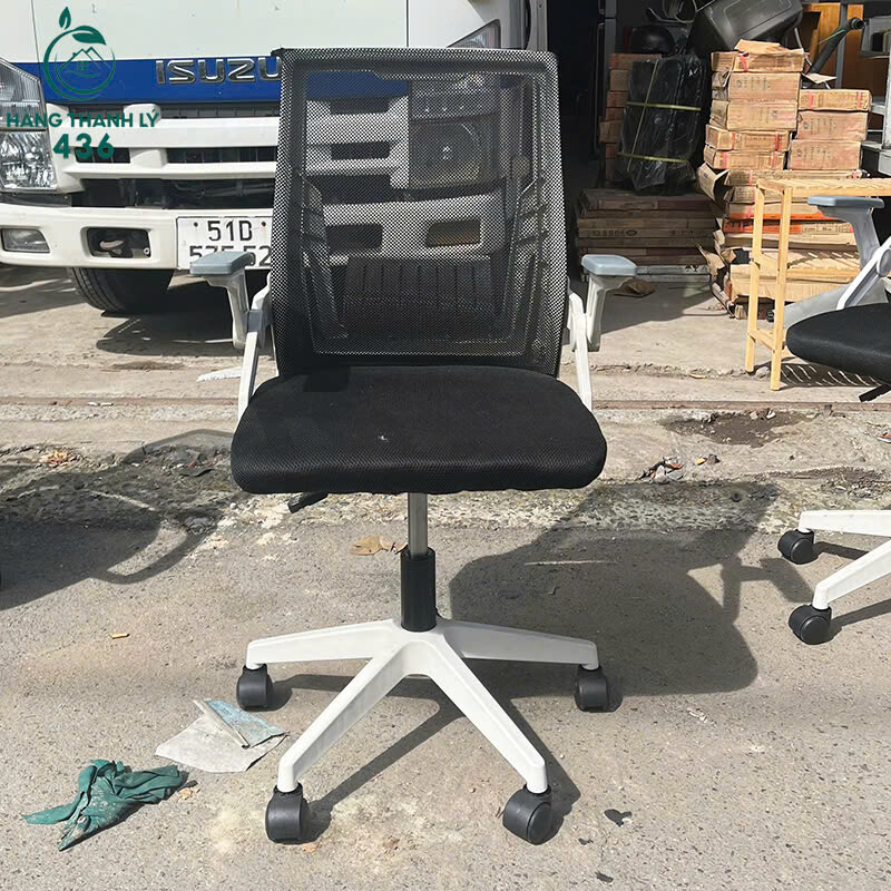 ghe-van-phong-cu-lung-luoi-mau-den-chan-xoay-2 Ghế Văn Phòng Cũ Lưng Lưới Màu Đen Chân Xoay  