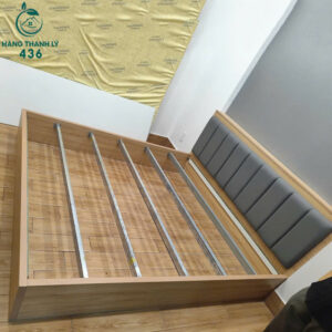Giường Ngủ Gỗ Cũ 1M6 Đầu Nệm Xám Đẹp Mắt