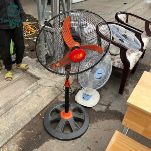 quat-dung-cong-nghiep-cu-canh-cam-gio-manh