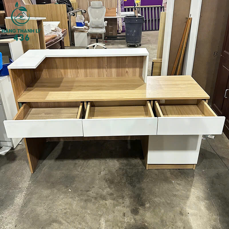 Quầy Lễ Tân Cũ 1M5x50CMx1M05 Có Ngăn Kéo Tiện Dụng quay-le-tan-cu-1m5x50cmx1m05-co-ngan-keo-tien-dung-4 Quầy Lễ Tân Cũ 1M5x50CMx1M05 Có Ngăn Kéo Tiện Dụng