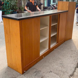 Quầy Lễ Tân Cũ 2Mx1M1 Màu Vàng Kèm Kệ