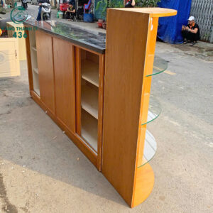 Quầy Lễ Tân Cũ 2Mx1M1 Màu Vàng Kèm Kệ